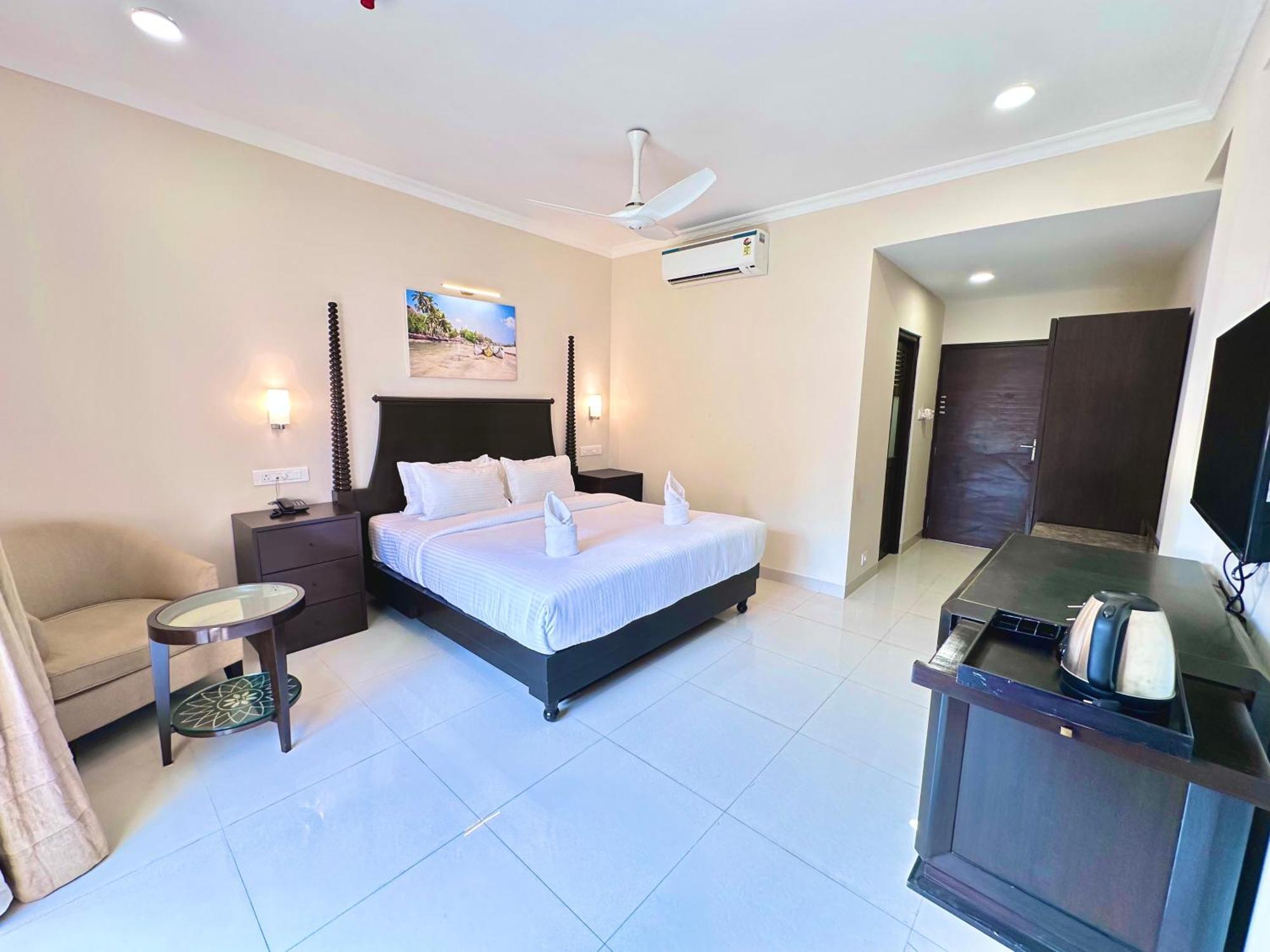 Silver Sands Sunshine - Angaara Candolim Bagian luar foto