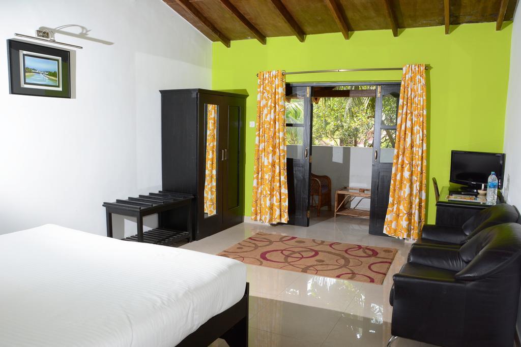 Silver Sands Sunshine - Angaara Candolim Ruang foto