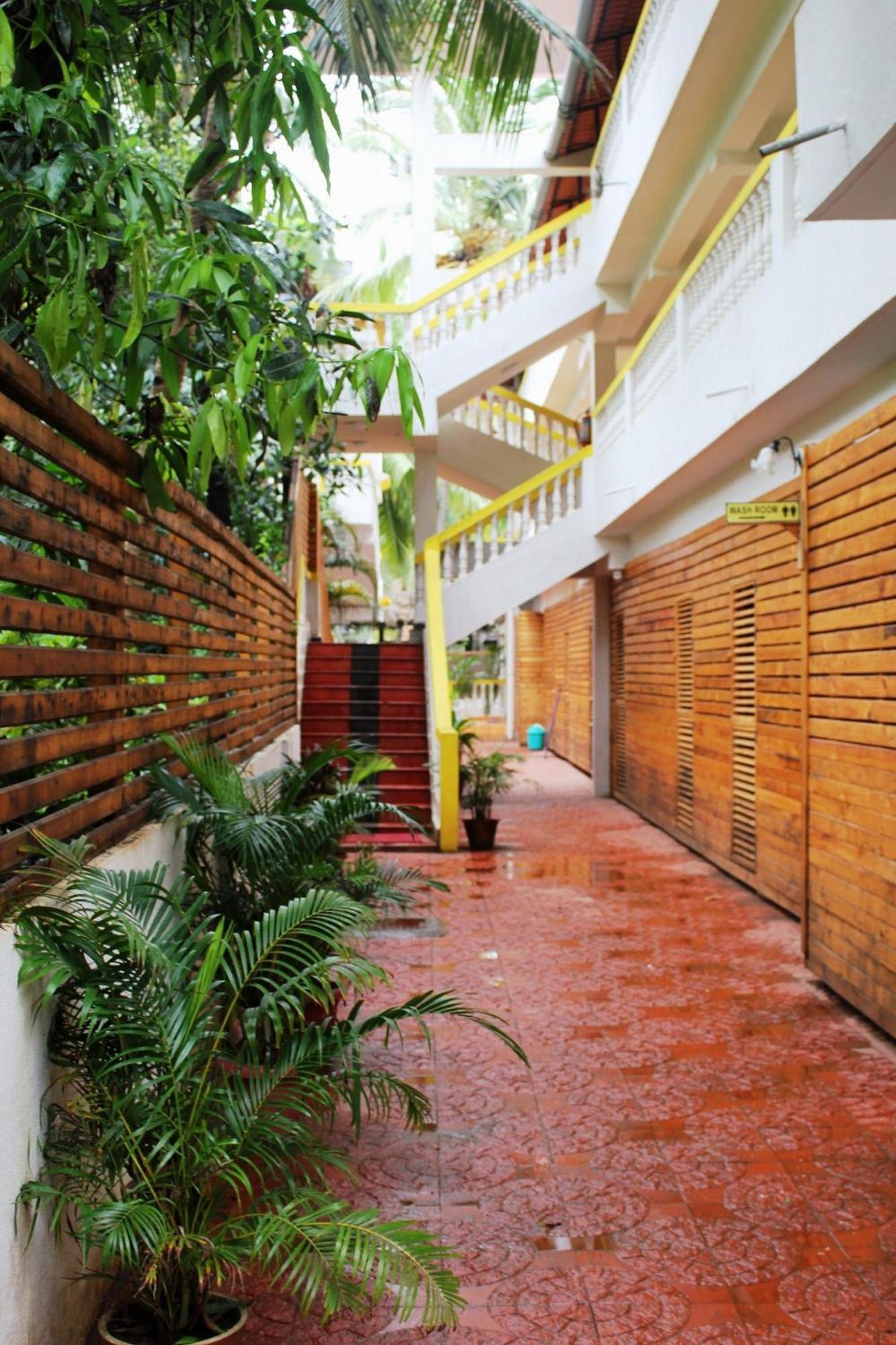 Silver Sands Sunshine - Angaara Candolim Bagian luar foto