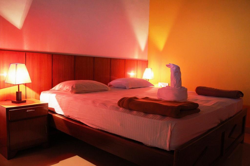 Silver Sands Sunshine - Angaara Candolim Bagian luar foto
