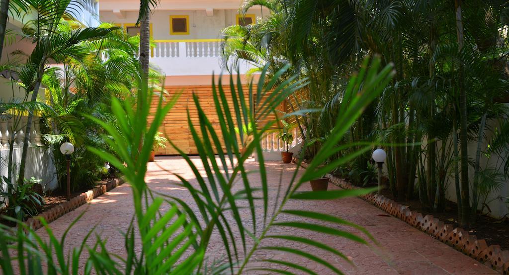 Silver Sands Sunshine - Angaara Candolim Bagian luar foto
