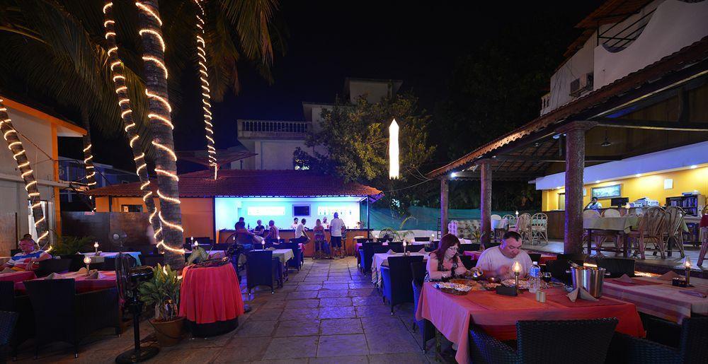 Silver Sands Sunshine - Angaara Candolim Bagian luar foto