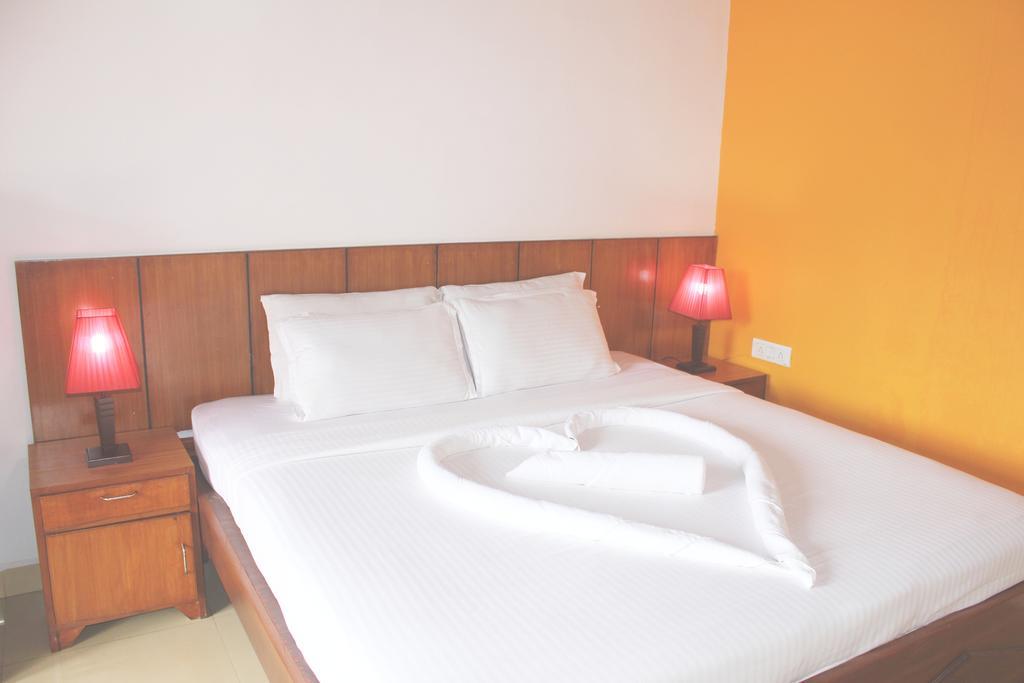 Silver Sands Sunshine - Angaara Candolim Bagian luar foto