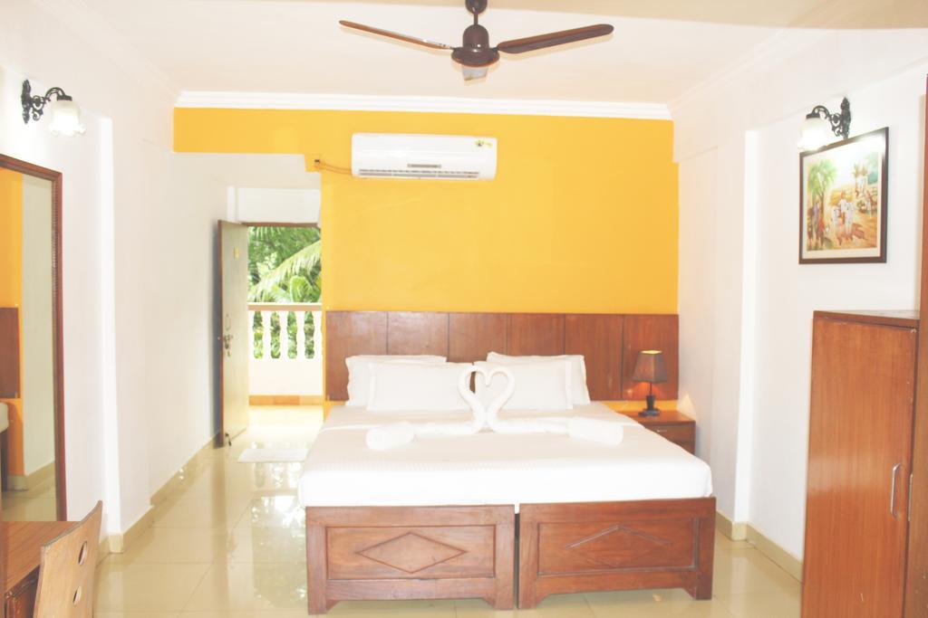 Silver Sands Sunshine - Angaara Candolim Bagian luar foto