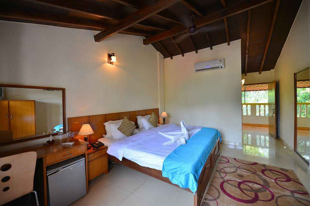 Silver Sands Sunshine - Angaara Candolim Bagian luar foto