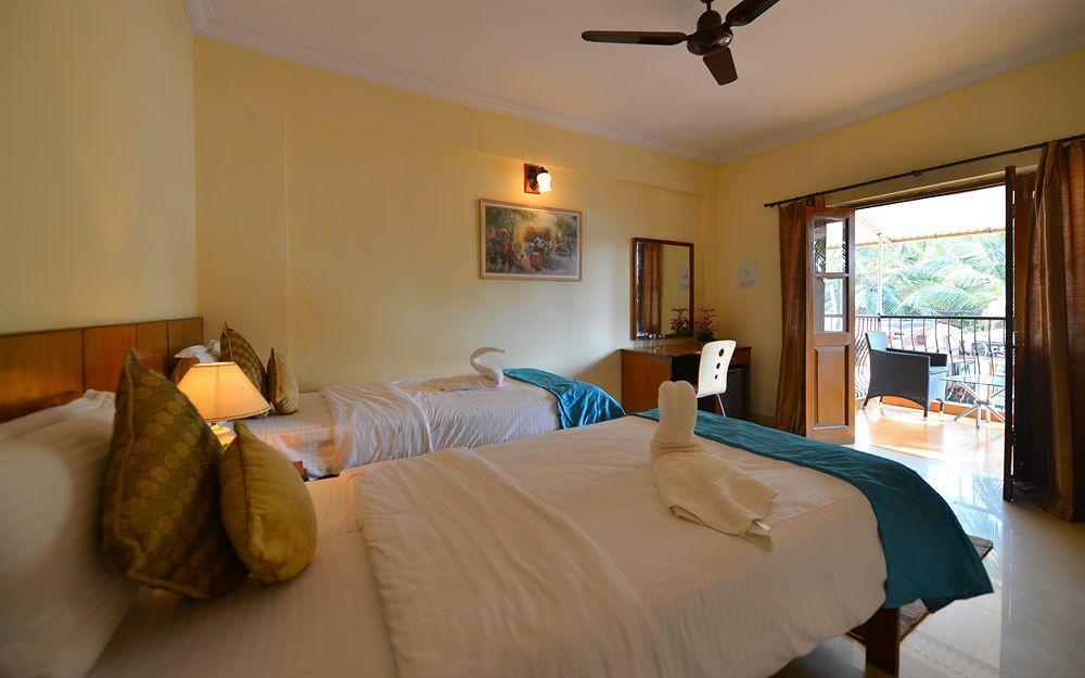 Silver Sands Sunshine - Angaara Candolim Bagian luar foto