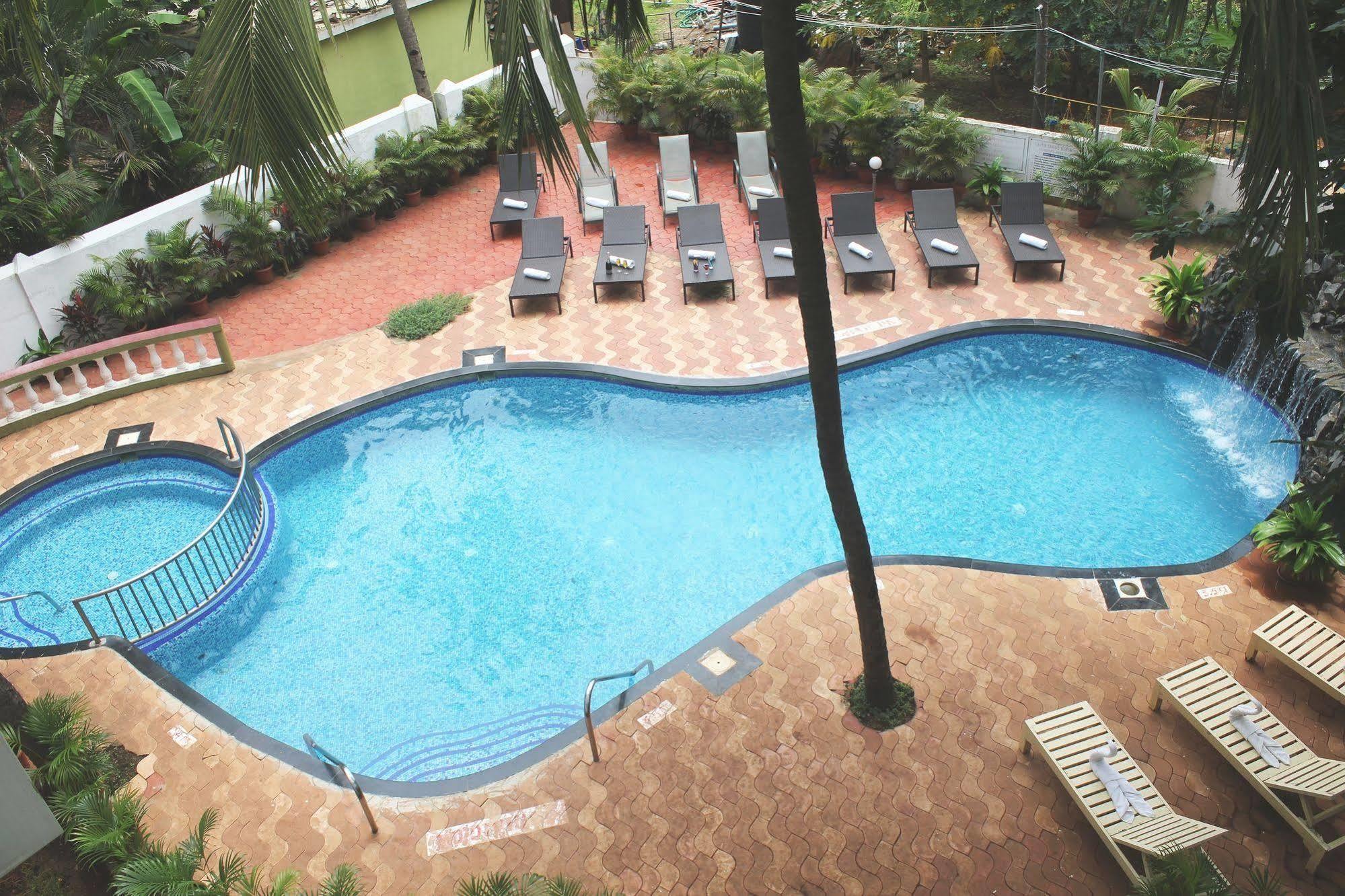 Silver Sands Sunshine - Angaara Candolim Bagian luar foto